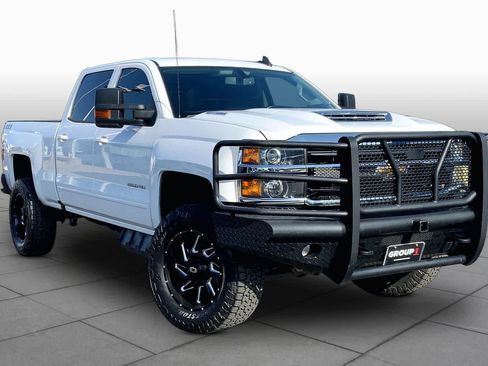 Used 2018 Chevrolet Silverado 2500 LT w/ LT Fleet Convenience Package AWD/4WD image 3