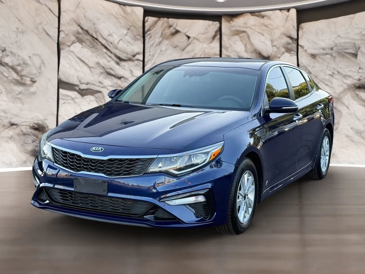 Used 2019 Kia Optima LX FWD image 3