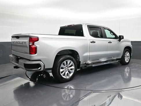 Used 2020 Chevrolet Silverado 1500 Custom w/ Custom Value Package image 5