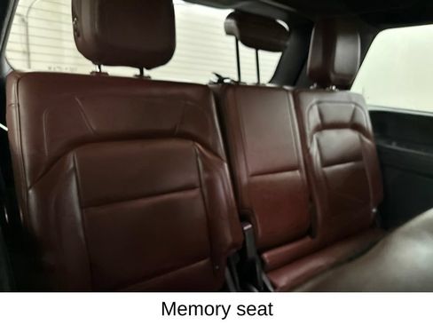 Used 2025 Lincoln Navigator Reserve AWD/4WD image 29