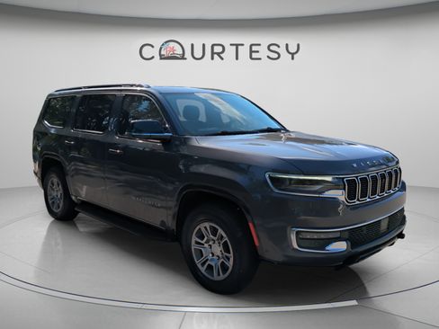 Used 2024 Jeep Wagoneer 4WD w/ Convenience Group I image 9