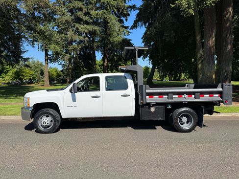 Used 2012 Chevrolet Silverado 3500 W/T RWD image 2