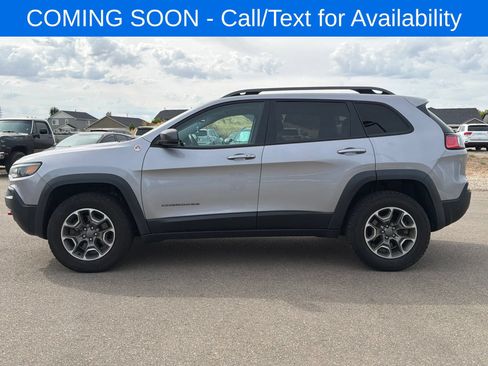 Used 2020 Jeep Cherokee Trailhawk AWD/4WD image 8