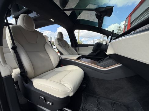 Used 2023 Tesla Model X image 14