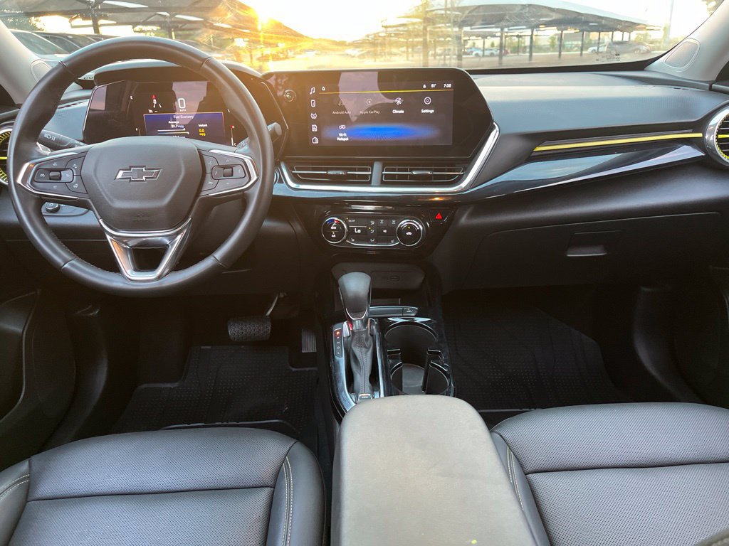 Used 2025 Chevrolet Trax ACTIV FWD image 15