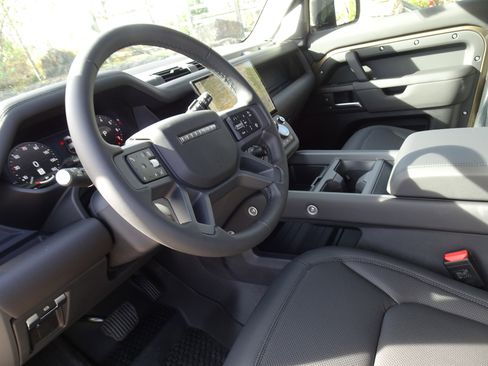 New 2026 Land Rover Defender 110 S image 17