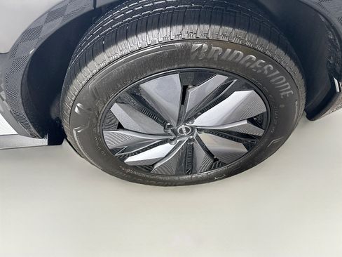 Used 2024 Nissan Ariya AWD image 11