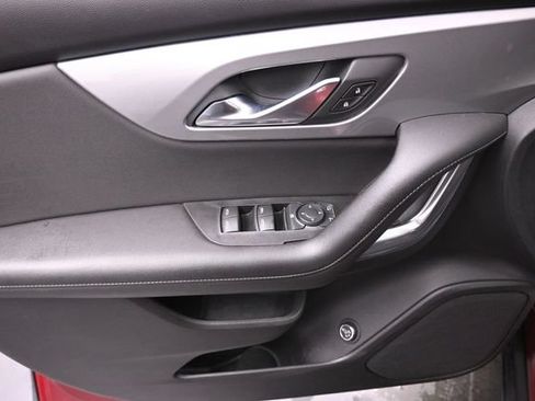 Used 2020 Chevrolet Blazer LT FWD image 13
