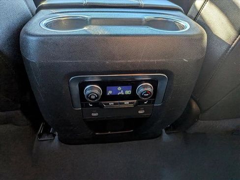Used 2023 Chevrolet Suburban Premier image 18