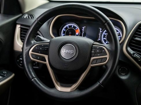 Used 2018 Jeep Compass Limited image 10