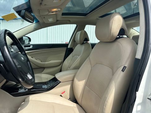 Used 2014 Kia Cadenza Premium w/ Luxury Package FWD image 22