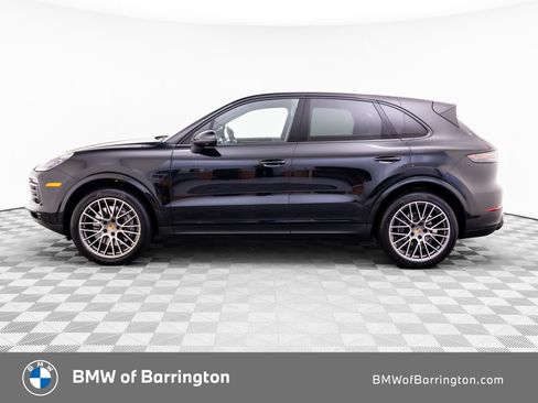 Used 2023 Porsche Cayenne Platinum Edition AWD/4WD image 2