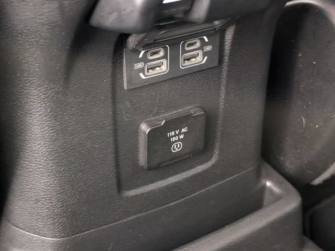 Used 2022 Jeep Wrangler Unlimited Rubicon w/ Cold Weather Group AWD/4WD image 25