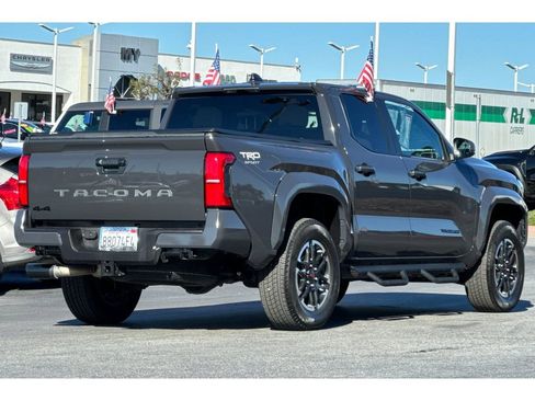 Certified 2025 Toyota Tacoma TRD Sport image 4