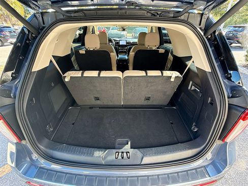 Used 2021 Ford Explorer Limited w/ Equipment Group 301A image 29