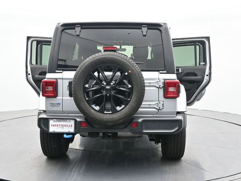 Used 2023 Jeep Wrangler Unlimited Sahara image 39