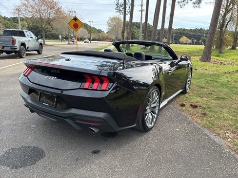 Used 2024 Ford Mustang GT Premium image 3