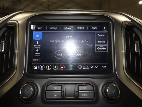 Certified 2020 Chevrolet Silverado 1500 LTZ w/ Technology Package image 13