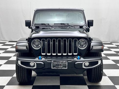 Used 2023 Jeep Wrangler Unlimited Sahara w/ Cold Weather Group AWD/4WD image 3