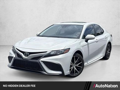 Certified 2024 Toyota Camry SE FWD image 1