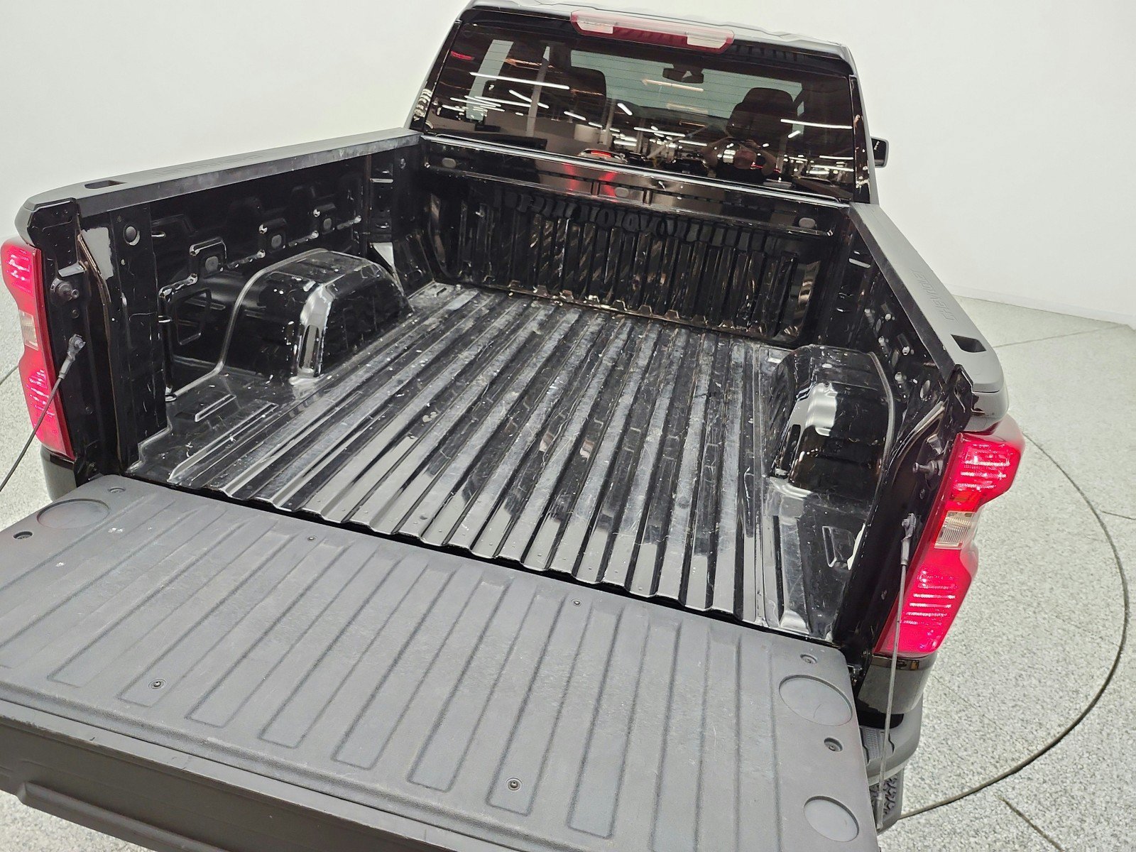 Used 2024 Chevrolet Silverado 1500 LT AWD/4WD image 21