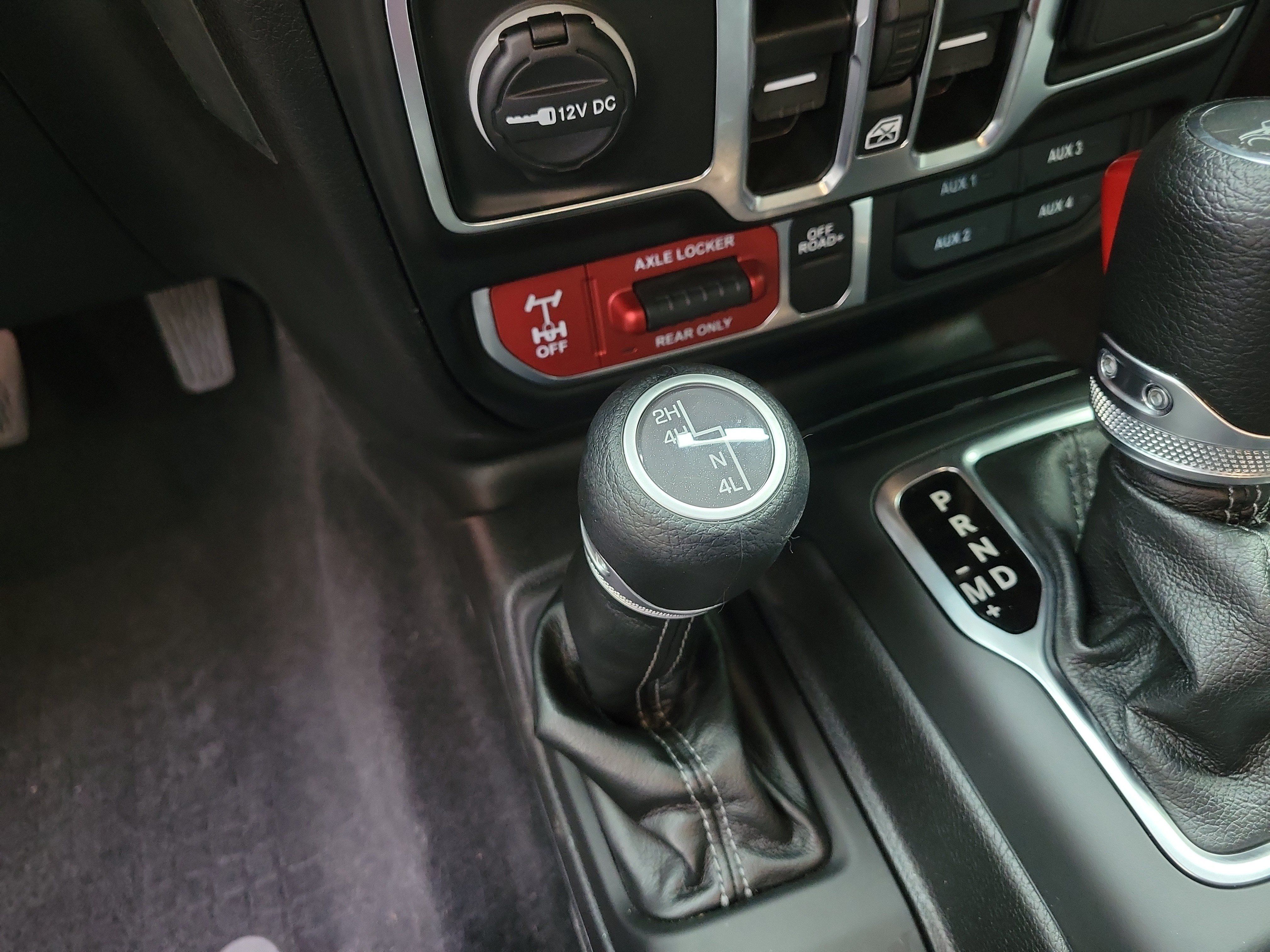 Used 2025 Jeep Gladiator Sport AWD/4WD image 23