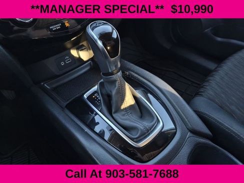 Used 2018 Nissan Rogue SV w/ Sun & Sound Touring Package image 43