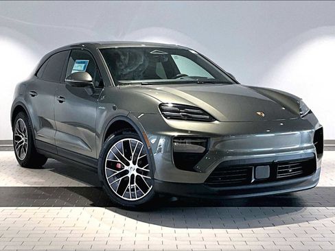 New 2025 Porsche Macan 4S Electric image 9