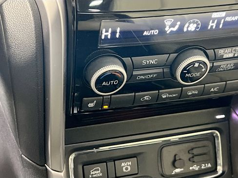 Used 2022 Subaru Ascent Limited w/ Technology Package image 20