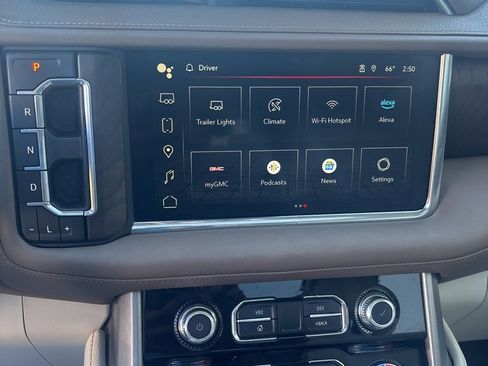 Used 2024 GMC Yukon Denali image 21