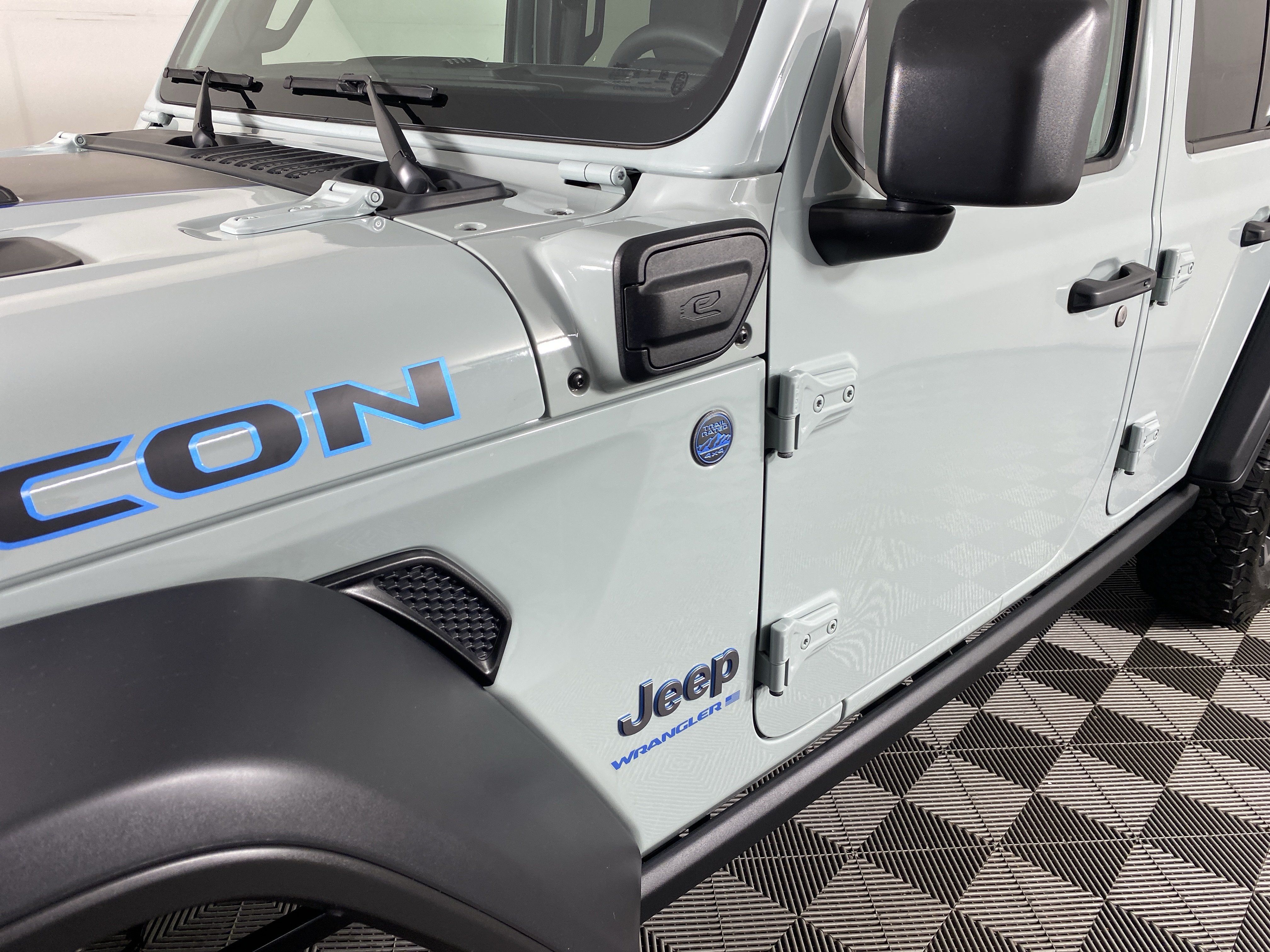 Used 2024 Jeep Wrangler Unlimited Rubicon 4xe w/ Technology Group AWD/4WD image 12