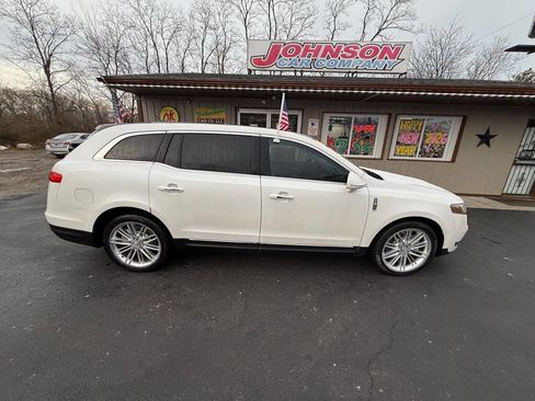 Used 2013 Lincoln MKT AWD image 2