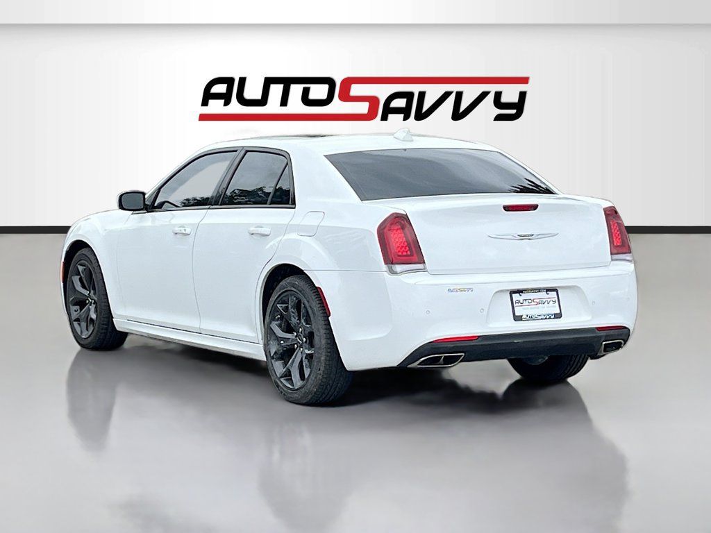 Used 2023 Chrysler 300 S w/ Comfort Group RWD image 5