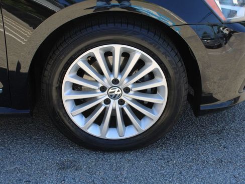 Used 2016 Volkswagen Passat 1.8T SE FWD image 36