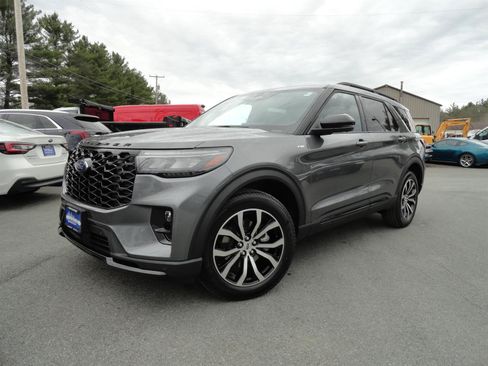 New 2026 Ford Explorer ST-Line AWD/4WD image 1