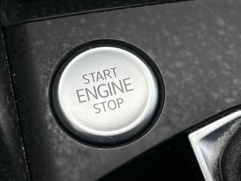 Used 2022 Volkswagen Taos SE w/ IQ.Drive SE Package image 28