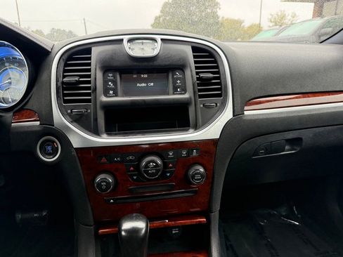 Used 2012 Chrysler 300 image 27