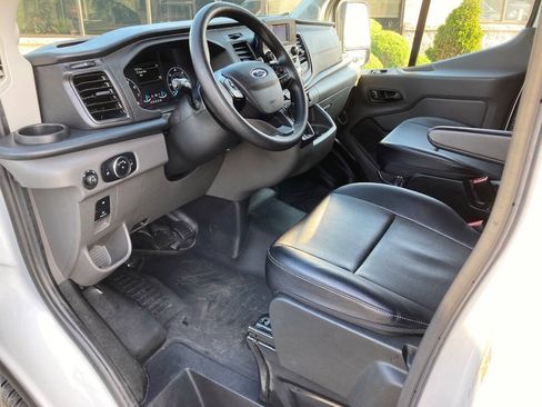 Used 2024 Ford Transit 250 148 Medium Roof RWD image 5