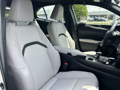 Used 2025 Lexus UX 300h FWD w/ Accessory Package (Z1) image 16