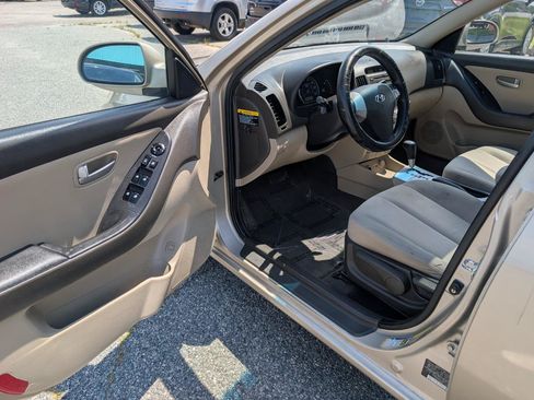 Used 2009 Hyundai Elantra GLS FWD image 11