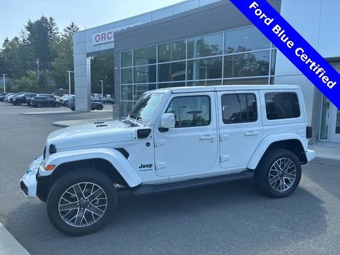 Used 2022 Jeep Wrangler Unlimited Sahara image 2