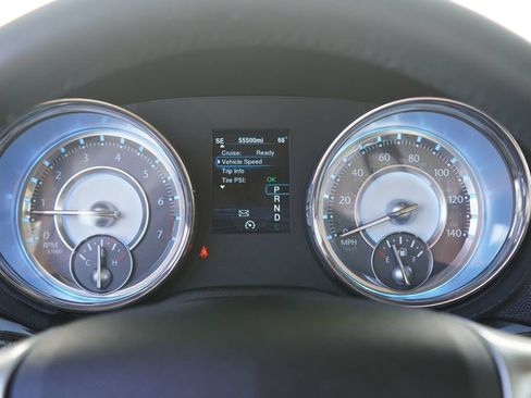 Used 2013 Chrysler 300 AWD w/ Driver Convenience Group image 17