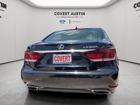Used 2013 Lexus LS 460 L w/ Preferred Accessory Package RWD image 5