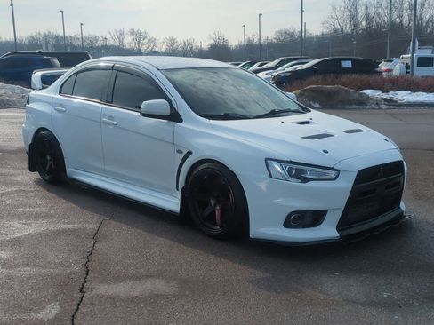 Used 2014 Mitsubishi Lancer Evolution GSR image 2