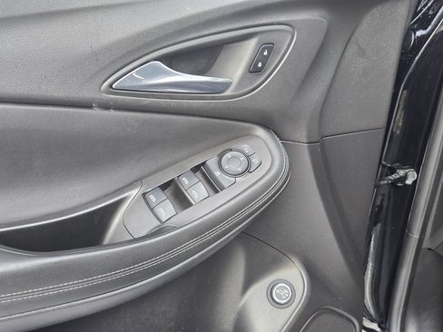 Used 2023 Buick Encore GX Select w/ Sport Touring Package FWD image 11