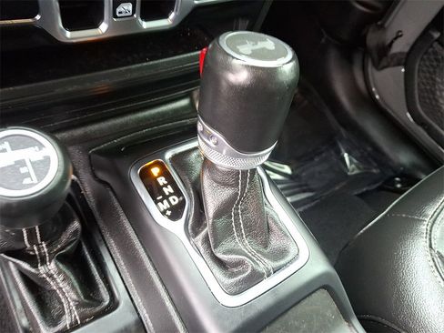 Used 2023 Jeep Wrangler Unlimited Sahara image 16