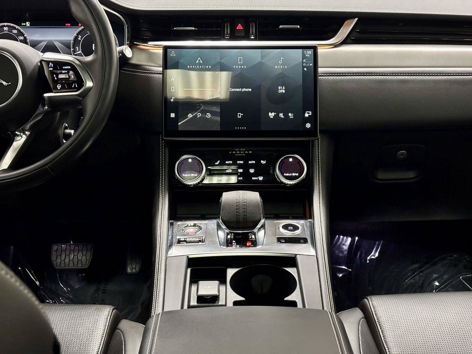 Used 2024 Jaguar F-PACE R-Dynamic S AWD/4WD image 30