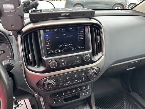 Used 2020 Chevrolet Colorado Z71 AWD/4WD image 23