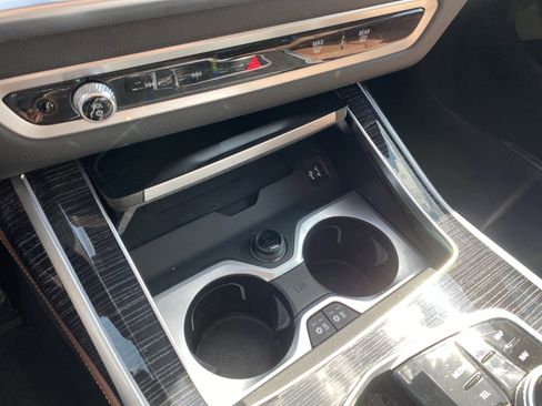 Used 2024 BMW X7 M60i w/ Executive Package image 41