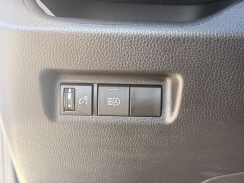 Used 2025 Toyota RAV4 XLE FWD image 24
